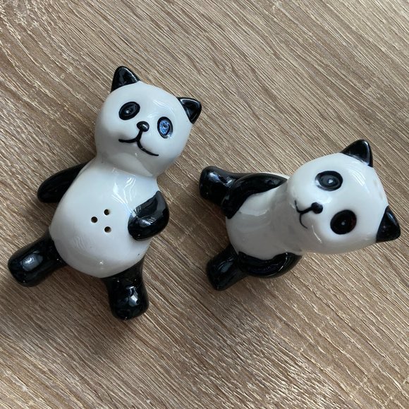 Panda Salt and Pepper Shakers - Picture 7 of 7